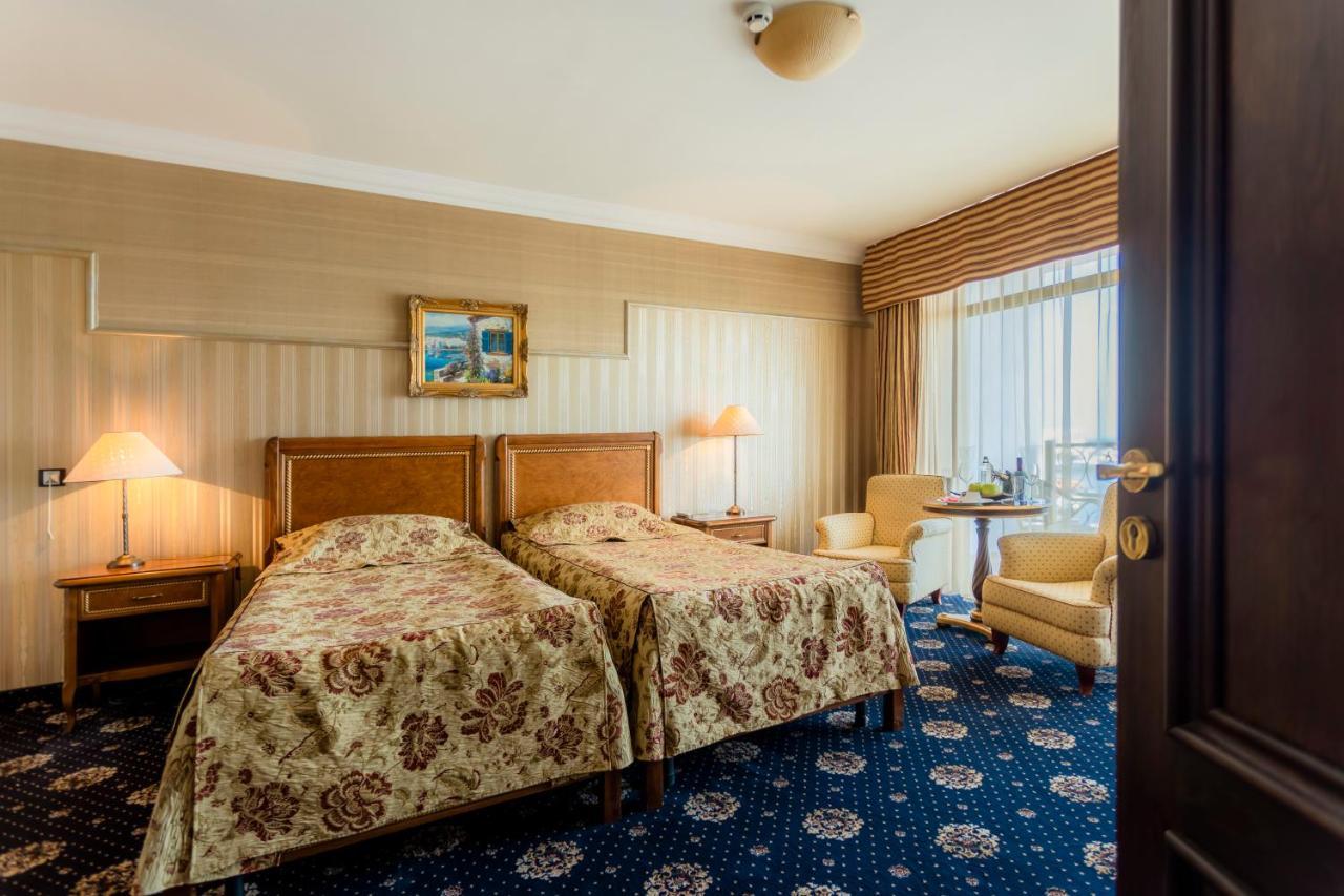 Hotel Palace Marina Dinevi Sveti Vlas Esterno foto
