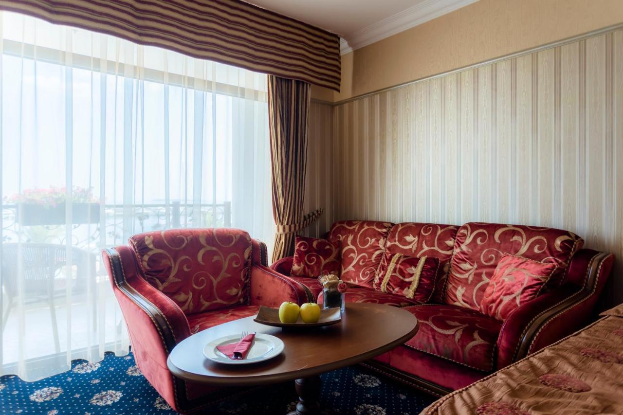 Hotel Palace Marina Dinevi Sveti Vlas Esterno foto