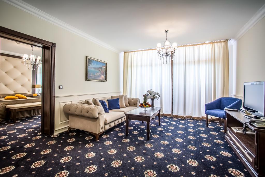 Hotel Palace Marina Dinevi Sveti Vlas Esterno foto