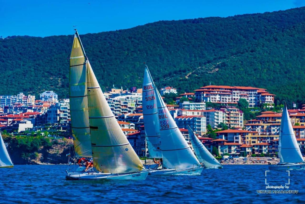 Hotel Palace Marina Dinevi Sveti Vlas Esterno foto
